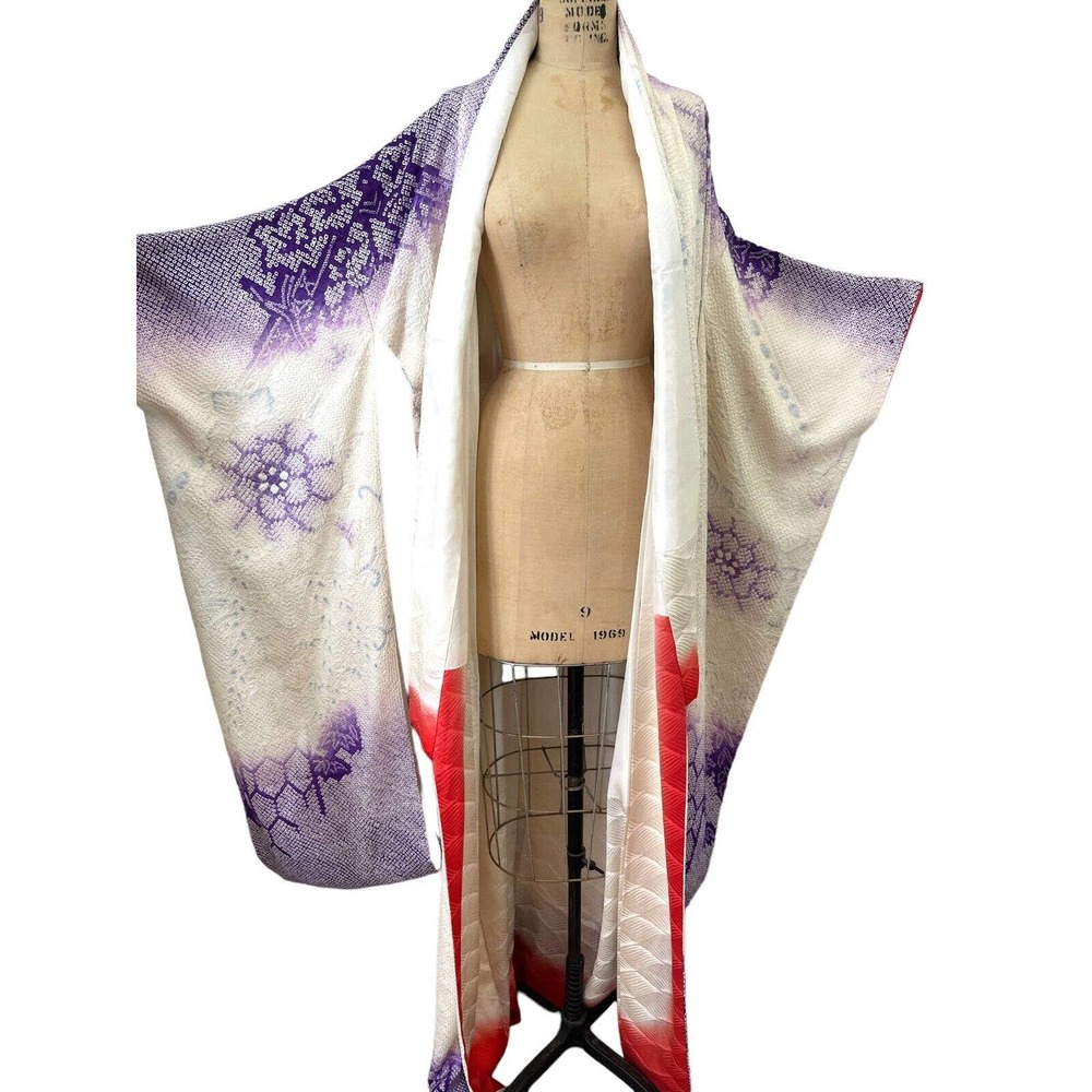 Authentic Women's Kimono with Purple and Red Accents — FREE STUFF